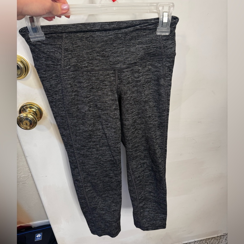 Old Navy Black Capri Heathered Active Leggings